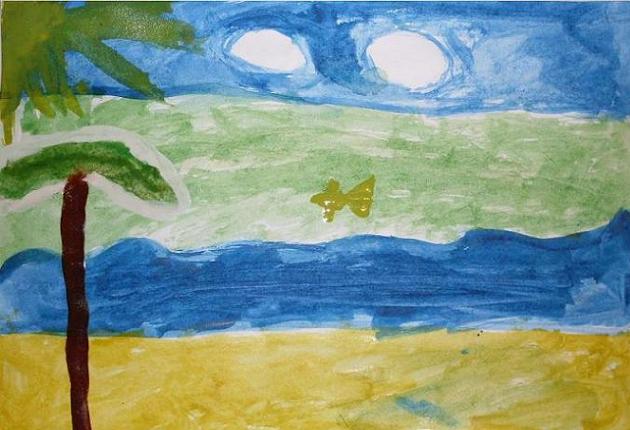 Галерея детских рисунков. На острове жёлтый песок и пальма, в море видна золотая рыбка, на синем небе белые облака.